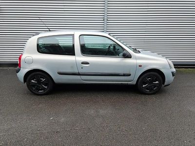Second-hand Renault Clio II 2002 Argintiu Hatchback