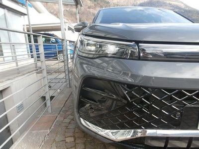 Gebraucht VW Tiguan R-line 193 PS (141 kW) 2024 Grau SUV