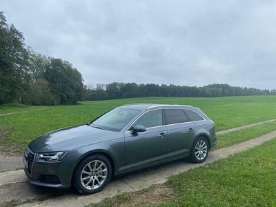 Grau Gebraucht 2019 Audi A4 Basis Kombi | 19.500 € (Fairer Preis)