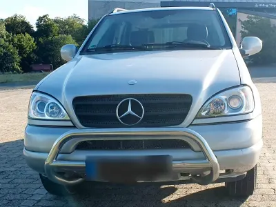 Gebraucht Mercedes ML270 163 PS (119 kW) 2001 Grau SUV