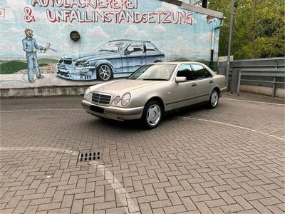 Mercedes E280