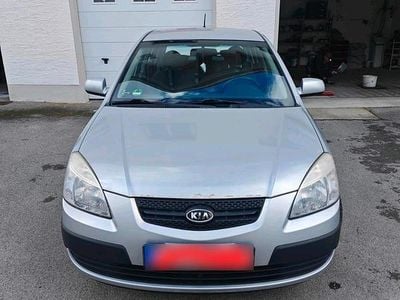 Gebraucht Kia Rio 88 PS (64 kW) 2006 Silber Kleinwagen