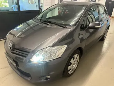 Brugt Toyota Auris Executive 132 HK (97 kW) 2010 Grå Hatchback