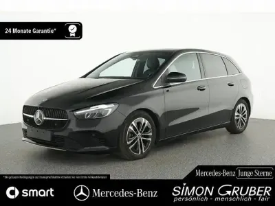 Używany Mercedes B180 Progressive 136 KM (100 kW) 2025 Czarny Minivan