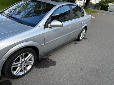 Gebraucht Opel Vectra 155 PS (114 kW) 2004 Silber Limousine