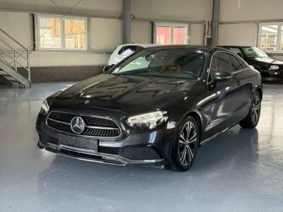 Używany Mercedes E220 194 KM (142 kW) 2022 Szary Coupe