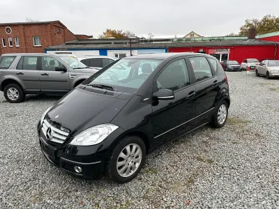 Używany Mercedes A160 95 KM (69 kW) 2011 Czarny Sedan/Limuzyna
