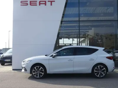 Gebraucht Seat Leon FR 150 PS (110 kW) 2024 Nevada weiß (metallic) Limousine