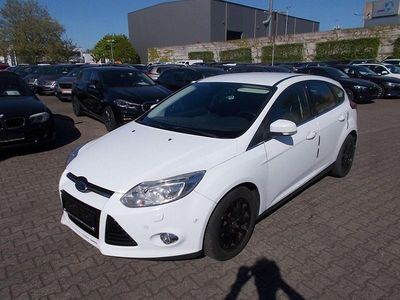 Usata Ford Focus Titanium 116 CV (85 kW) 2011 Bianco Berlina