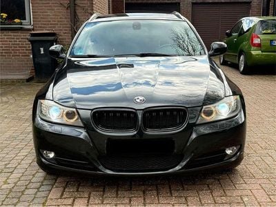 Gebraucht BMW 318 Exclusive 143 PS (105 kW) 2012 Schwarz Kombi