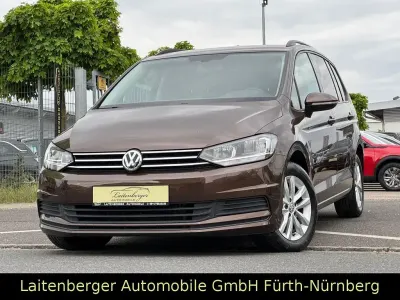 Gebraucht VW Touran Comfortline 150 PS (110 kW) 2016 Braun Van / Kleinbus