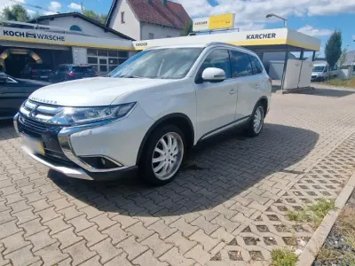Gebraucht Mitsubishi Outlander Plus 150 PS (110 kW) 2018 Weiß SUV