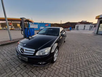 Gebraucht Mercedes C200 136 PS (100 kW) 2009 Schwarz Limousine