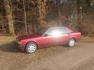 Gebraucht Mercedes 190 109 PS (80 kW) 1992 Rot Limousine