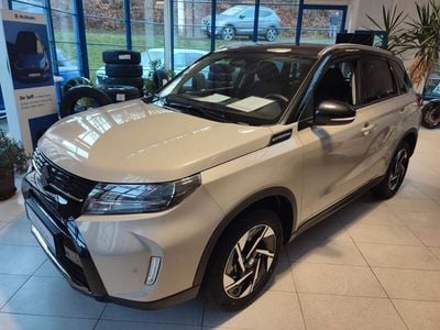 Savannah ivory / black Gebraucht 2025 Suzuki Vitara Comfort+ SUV | 27.495 € (Teuer)