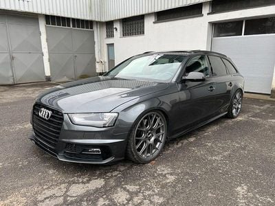 Grau Gebraucht 2015 Audi A4 S-Line Limousine | 16.300 € (Etwas zu teuer)