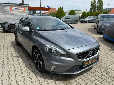 Gebraucht Volvo V40 R-Design 150 PS (110 kW) 2015 Osmium grey / metallic Kombi