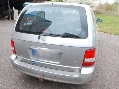 Gebraucht Kia Carnival 144 PS (105 kW) 2003 Silber Van / Kleinbus