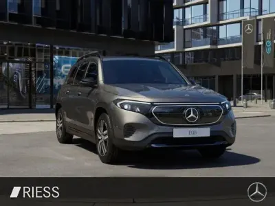 Gebraucht Mercedes EQB250 139 kW (190 PS) 2023 Metalliclack mountaingrau SUV