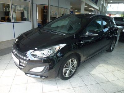 Gebraucht Hyundai i30 Passion 110 PS (80 kW) 2016 Schwarz metallic Kombi