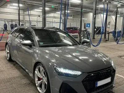 Używany Audi RS6 Sport 600 KM (441 kW) 2021 Szary Kombi