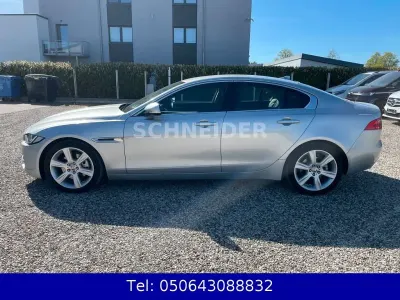 Usata Jaguar XE Prestige 179 CV (131 kW) 2015 Argento Berlina