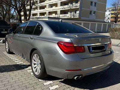Gebraucht BMW 730 Sport Line 258 PS (189 kW) 2012 Grau Limousine