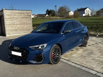Gebraucht Audi S3 Sport 333 PS (244 kW) 2024 Blau Limousine