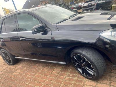 Schwarz Gebraucht 2012 Mercedes ML350 SUV | 15.400 € (Fairer Preis)