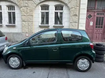 Gebraucht Toyota Yaris Luna 86 PS (63 kW) 2001 Grün Kleinwagen