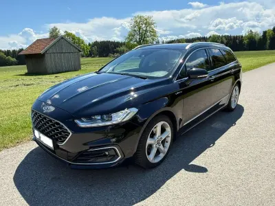 Używany Ford Mondeo Vignale 190 KM (139 kW) 2019 Czarny Sedan/Limuzyna