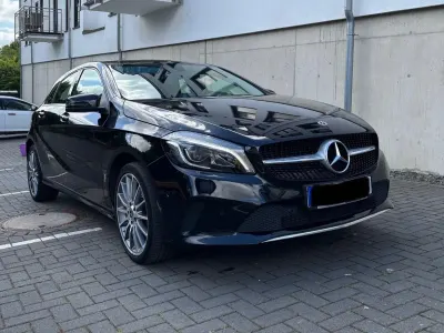 Używany Mercedes 200 209 KM (153 kW) 2017 Czarny Sedan/Limuzyna