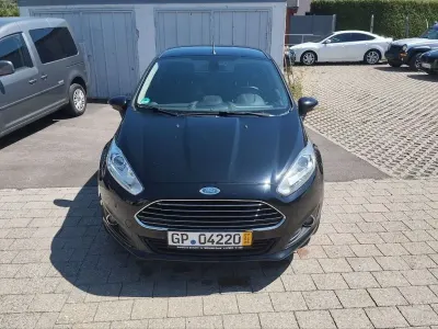 Gebraucht Ford Fiesta Titanium 125 PS (91 kW) 2016 Schwarz Kleinwagen