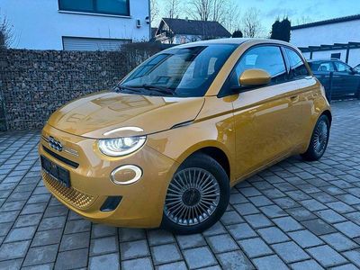 Neu Fiat 500 65 PS (47 kW) 2026 Gelb Limousine