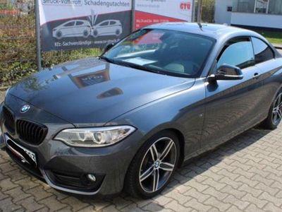 Grau Gebraucht 2015 BMW 220 Sport Line Coupé | 16.700 € (Teuer)