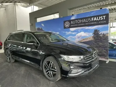 Gebraucht VW Passat Business 200 PS (147 kW) 2023 Schwarz perleffekt Kombi