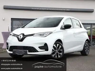Second-hand Renault Zoe Evolution 80 kW (109 CP) 2022 Alb Hatchback