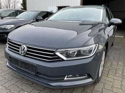 Gebraucht VW Passat Trendline 120 PS (88 kW) 2016 Grau Kombi