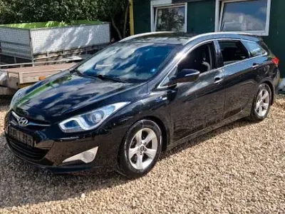Gebraucht Hyundai i40 Style 141 PS (103 kW) 2012 Schwarz Kombi