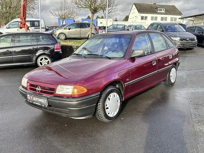 Second-hand Opel Astra S 75 CP (55 kW) 1993 Roșu Berlinǎ