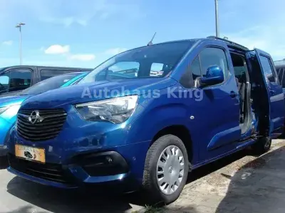 Gebraucht Opel Combo Life Edition 131 PS (96 kW) 2019 Night blue Van / Kleinbus