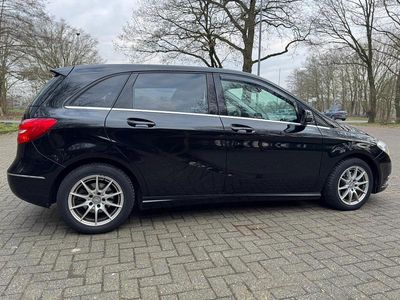 Mercedes B200