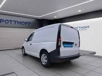 Gebraucht VW Caddy Basis 75 PS (55 kW) 2022 Weiss Van / Kleinbus