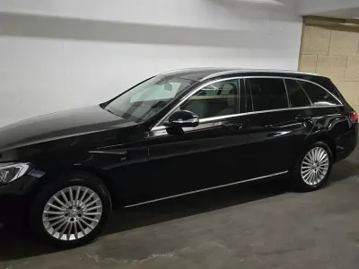 Gebraucht Mercedes C180 156 PS (114 kW) 2015 Schwarz Limousine