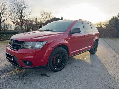 Gebraucht Fiat Freemont 140 PS (102 kW) 2015 Rot SUV