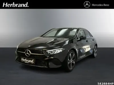 Gebraucht Mercedes A180 Advanced 136 PS (100 kW) 2025 Unilack nachtschwarz Limousine