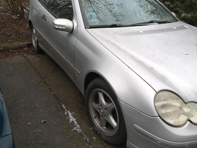 Gebraucht Mercedes C200 165 PS (121 kW) 2001 Kleinwagen