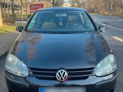 Gebraucht VW Golf V 101 PS (74 kW) 2004 Schwarz Kleinwagen
