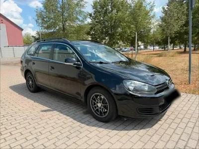 Gebraucht VW Golf VI 105 PS (77 kW) 2010 Schwarz Kleinwagen