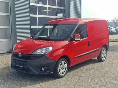 Second-hand Fiat Doblò 90 CP (66 kW) 2015 Roșu Monovolum